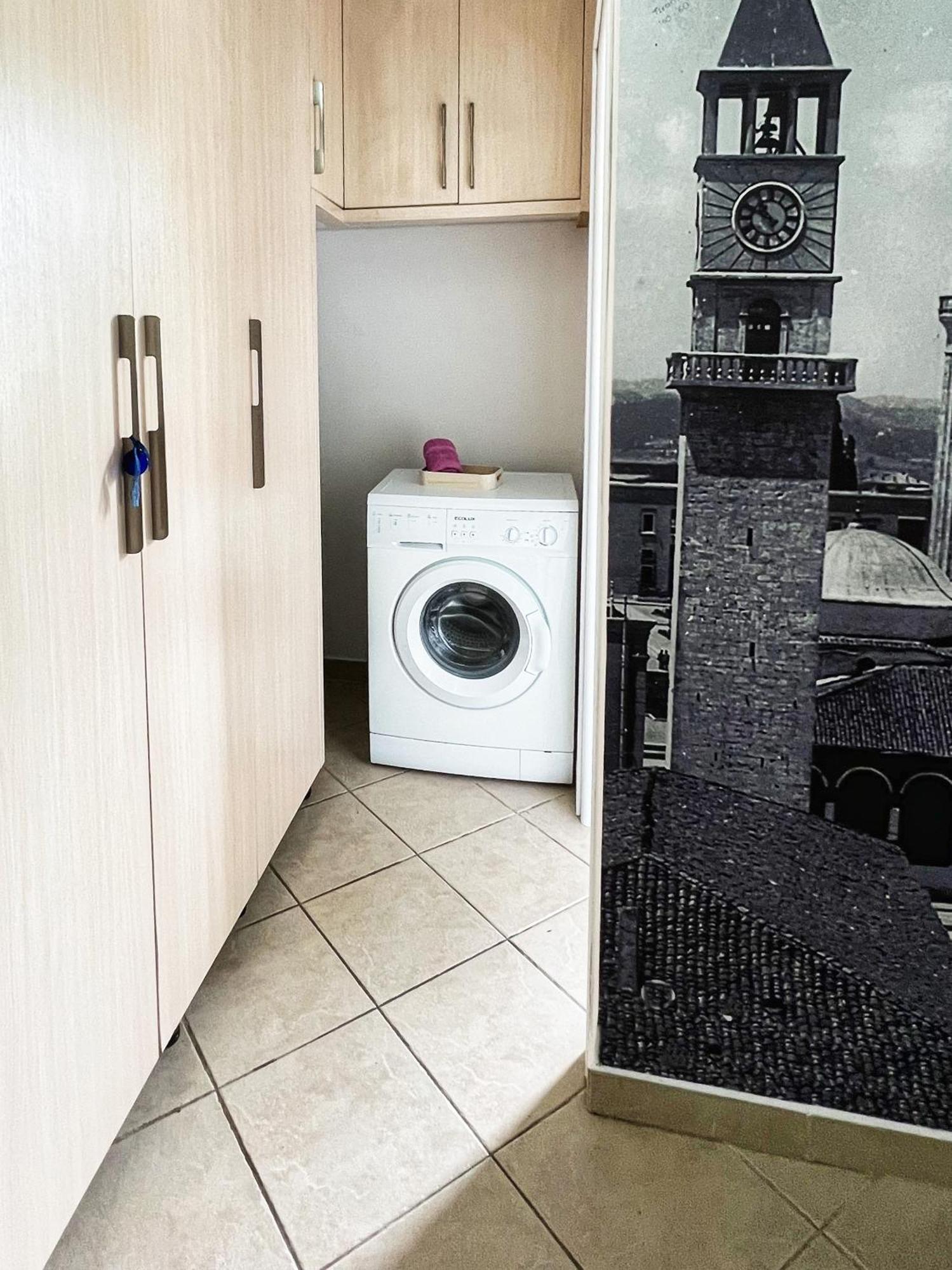 Sunny Central One-Bedroom Apartment Tirana Bagian luar foto